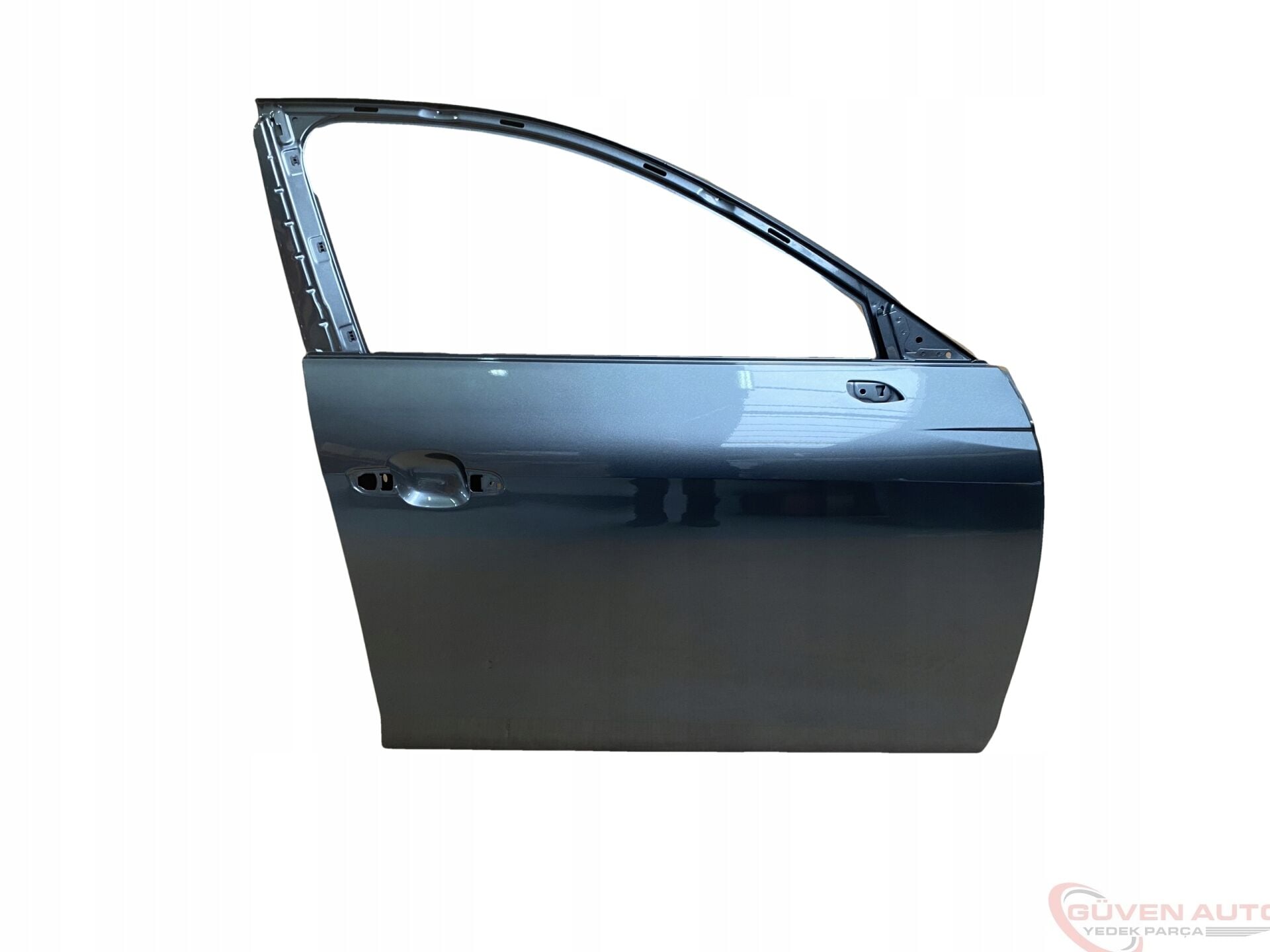 Audi A4 (2016-2025) Sağ Ön Kapı 8W0831052B