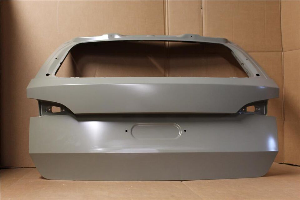SKODA SCALA ARKA BAGAJ KAPAĞI    -657827023A